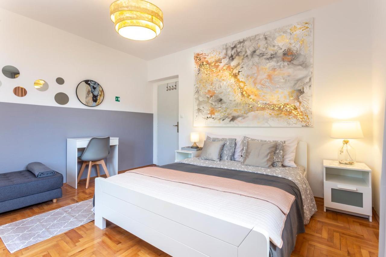 Mamma Mia Apartments-City Center Хвар Екстер'єр фото